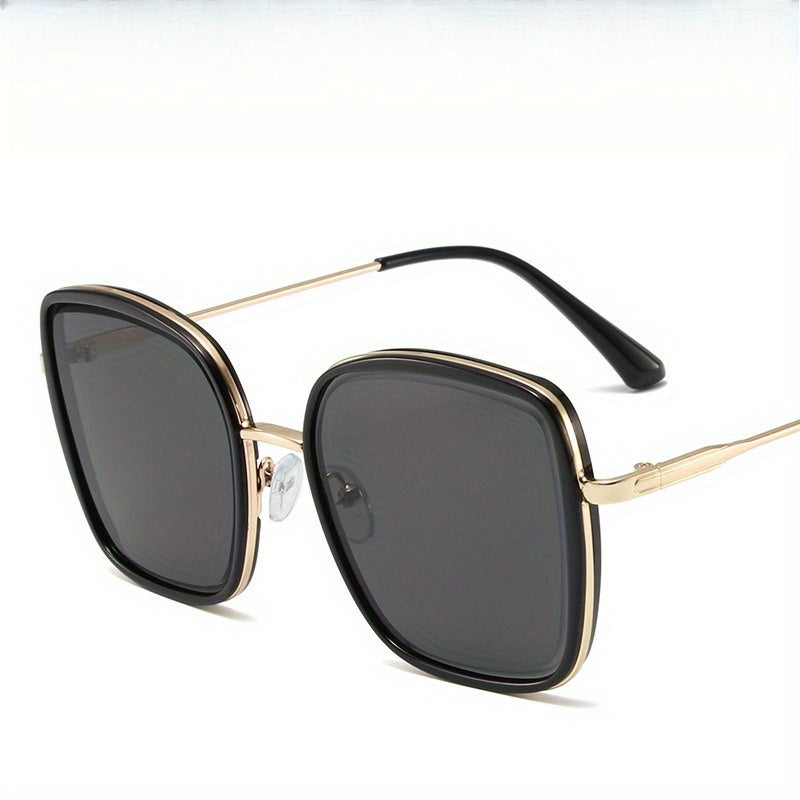 Chic Transparent with Blue Light Blocking Lenses & Striped Frame - Lightweight Durable Design for Fashion-Forward Style, Versatile for Casual & Formal Outfits, Eyewear, Stylish Shades, Highquality Eyewear, Trendy Eyewear, Fashion Lovers, Office Workers