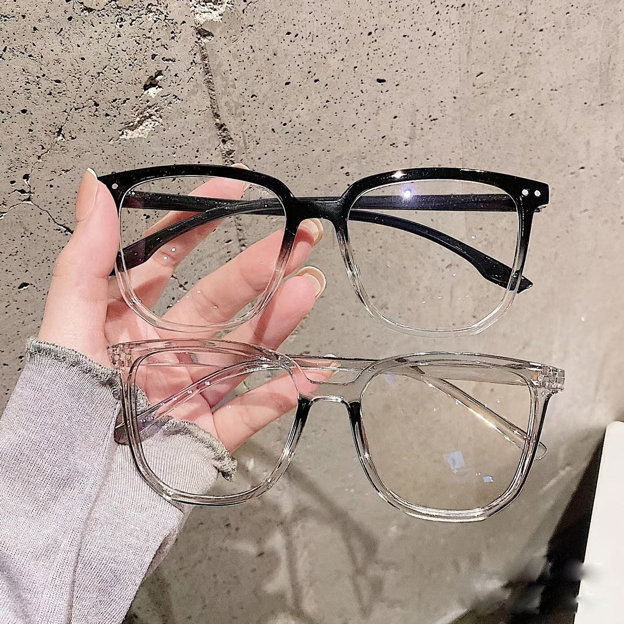 1 Pair of New Literary Trends Retro Frame PC Material Simple Decorative Style Unisex Plain Face Mirror.