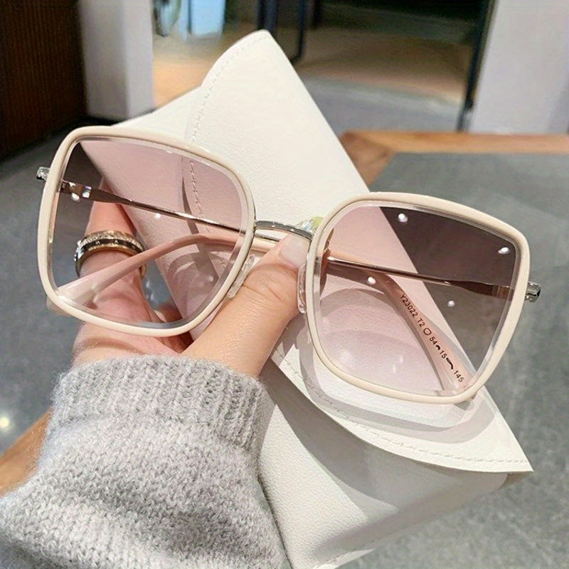 Chic Transparent with Blue Light Blocking Lenses & Striped Frame - Lightweight Durable Design for Fashion-Forward Style, Versatile for Casual & Formal Outfits, Eyewear, Stylish Shades, Highquality Eyewear, Trendy Eyewear, Fashion Lovers, Office Workers